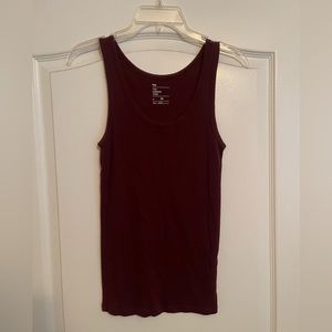 Gap maroon tank top